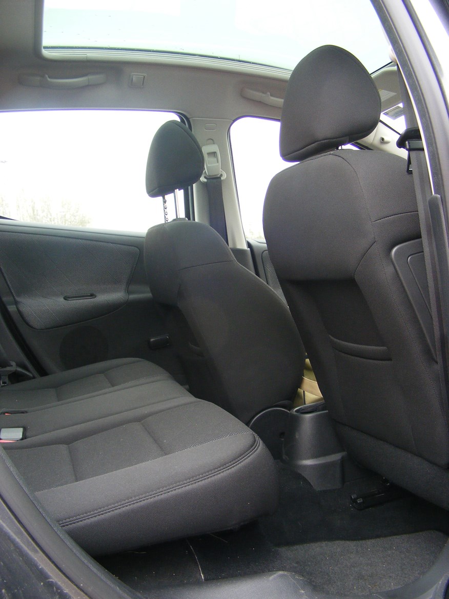 Peugeot 207 SW Passenger problem Parkers